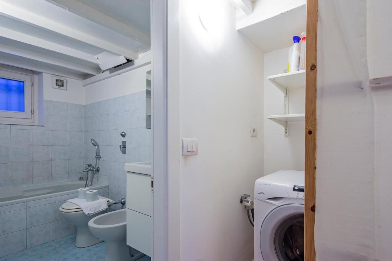 Flat In Isola De Castillia 22 Apartment *